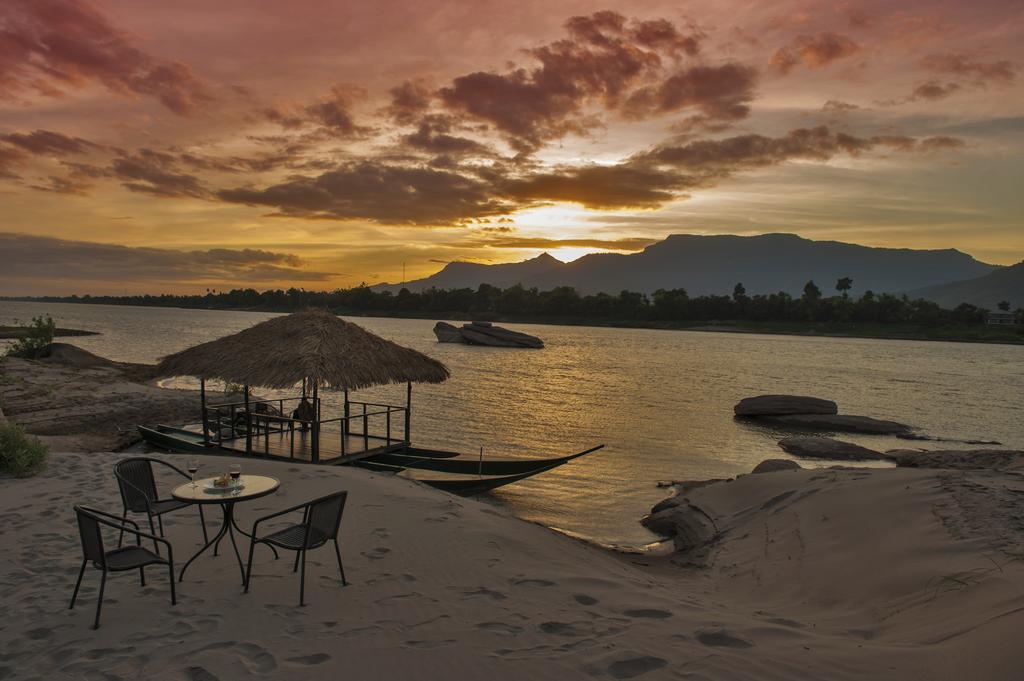 The River Resort Champasak Esterno foto